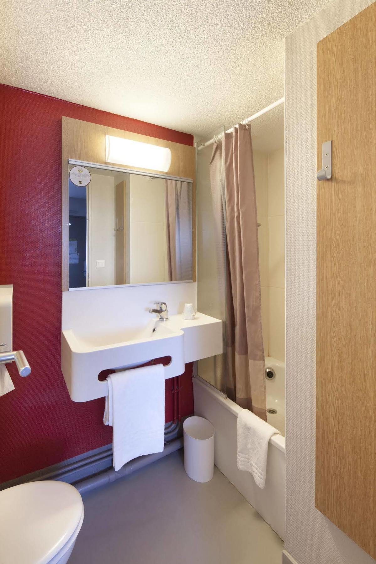 B&B Hotel Laval Change מראה חיצוני תמונה