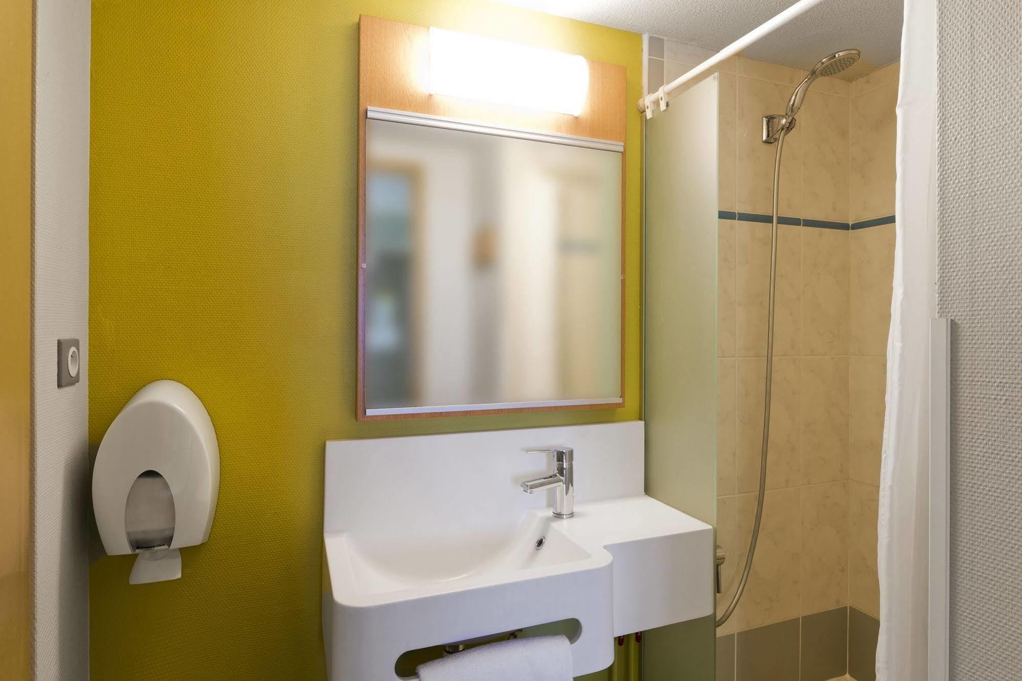 B&B Hotel Laval Change מראה חיצוני תמונה