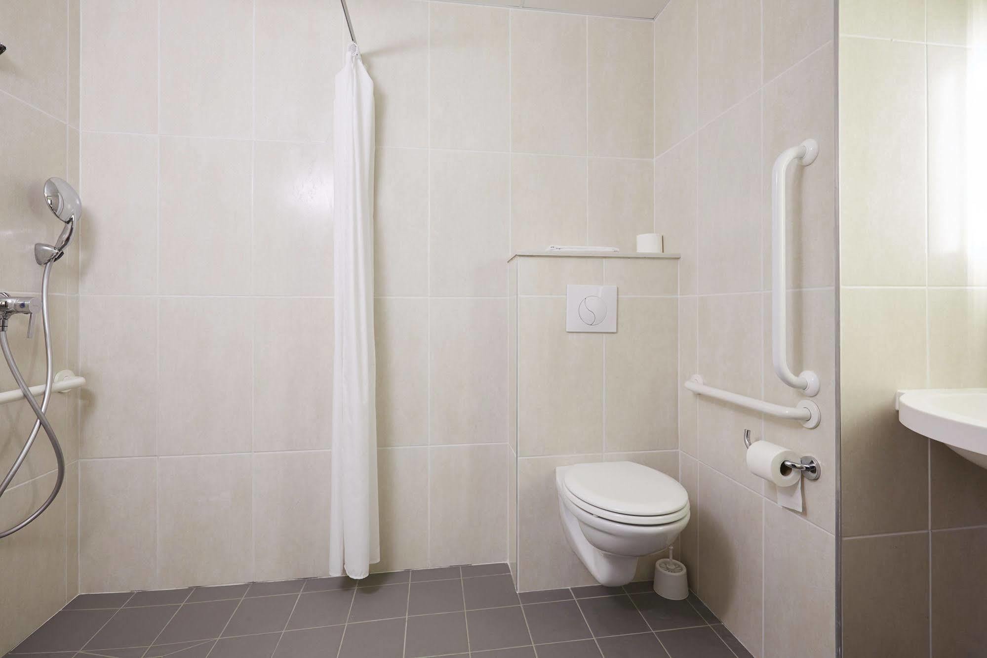 B&B Hotel Laval Change מראה חיצוני תמונה